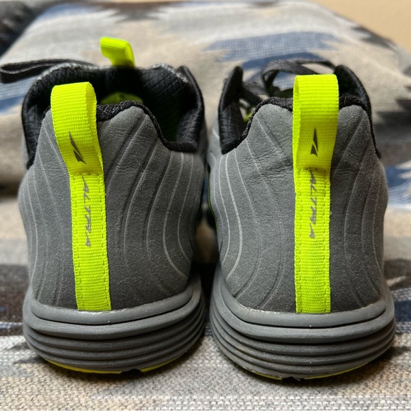 Men’s Altra Torin size 9 Black, Grey and Neon Yellow - Picture 5 of 9